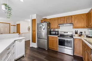 10270 Arrowwood Dr, Eden Prairie, MN 55347 - Photo 14