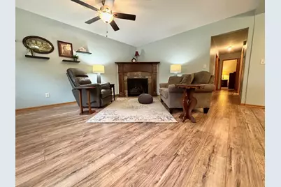 608 Elaine Avenue, Marshall, MN 56258 - Photo 4
