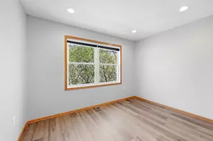 71 B St, Saint Paul, MN 55106 - Photo 36