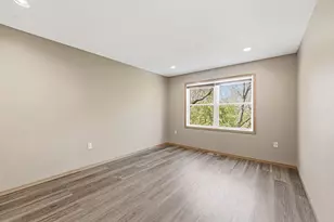 71 B St, Saint Paul, MN 55106 - Photo 38