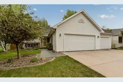 2516 Colleen Lane NE, Rochester, MN 55906 - Photo 2
