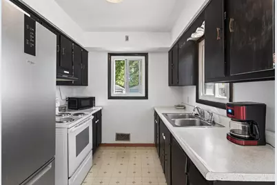 2519 3rd Avenue E, North Saint Paul, MN 55109 - Photo 8