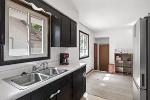 2519 3rd Ave E, North Saint Paul, MN 55109 - Photo 10