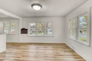 1001 28th St N, Fargo, ND 58102 - Photo 6