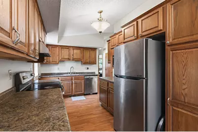 6857 8th Street Lane N, Oakdale, MN 55128 - Photo 6