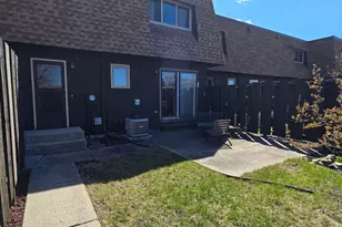 1402 E Gateway Cir S, Fargo,  58103 - Photo 22