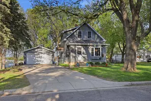 135 Pleasant Ave NE, Cokato, MN 55321 - Photo 2
