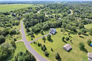 774 Oriole Ln, Hudson, WI 54016 - Photo 32