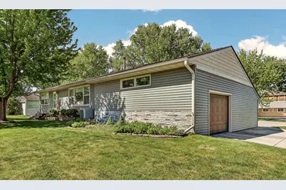 305 4th Avenue NW, Dodge Center, MN 55927 - Photo 2
