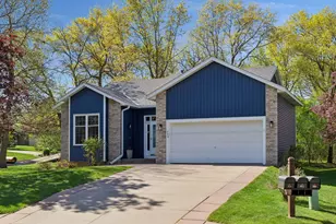 354 E Avenue Cir, Mahtomedi, MN 55115 - Photo 2