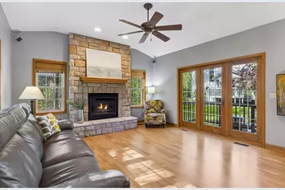 354 East Avenue Circle, Mahtomedi, MN 55115 - Photo 12