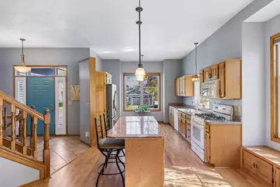 354 East Avenue Circle, Mahtomedi, MN 55115 - Photo 8