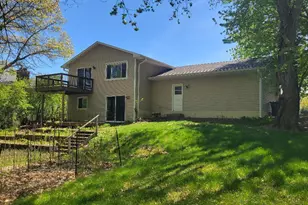 341 Hickory St, Mahtomedi, MN 55115 - Photo 2