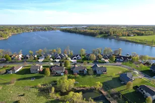 12668 314th St, Lindstrom, MN 55045 - Photo 2