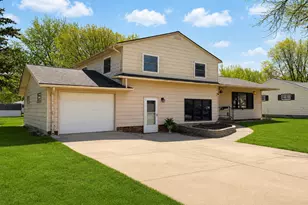 3029 Oak Ave, Slayton, MN 56172 - Photo 2