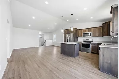965 Ashley Drive W, West Fargo, ND 58078 - Photo 10
