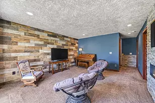 1737 Philipp Dr, Shakopee, MN 55379 - Photo 22