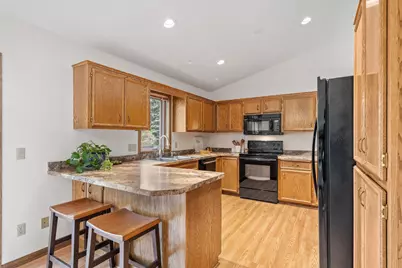 8461 Vagabond Lane N, Maple Grove, MN 55311 - Photo 8