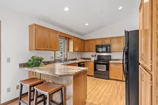 8461 Vagabond Ln N, Maple Grove, MN 55311 - Photo 8