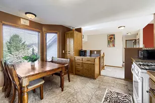 39119 Riverside Ct, North Branch, MN 55056 - Photo 8