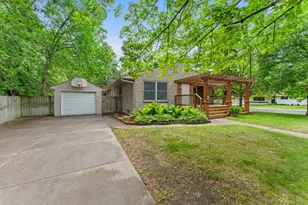 245 10th Ave SW, Cambridge, MN 55008 - Photo 2
