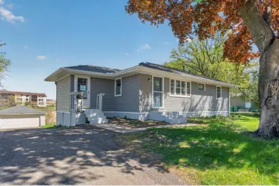 5932 Perry Avenue N, Crystal, MN 55429 - Photo 2
