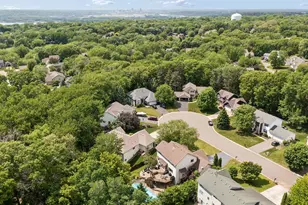 2478 Timber Ct E, Maplewood, MN 55119 - Photo 4