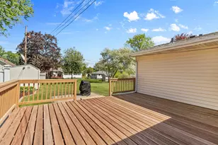 139 Greenway Ave N, Oakdale, MN 55128 - Photo 24
