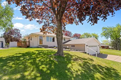 139 Greenway Avenue N, Oakdale, MN 55128 - Photo 2