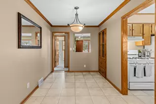 139 Greenway Ave N, Oakdale, MN 55128 - Photo 10