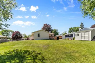 139 Greenway Ave N, Oakdale, MN 55128 - Photo 28