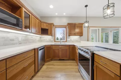 274 44th Avenue S, Moorhead, MN 56560 - Photo 10