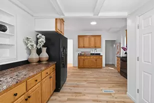 558 Osceola Ave S, Saint Paul, MN 55102 - Photo 4