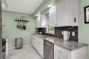10816 Toledo Cir, Bloomington, MN 55437 - Photo 8