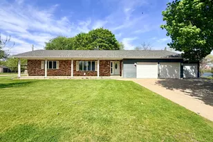 615 Lake Ave E, Fulda, MN 56131 - Photo 1