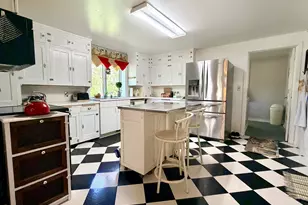 219 Moore St, Jackson, MN 56143 - Photo 8
