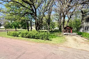 219 Moore St, Jackson, MN 56143 - Photo 40