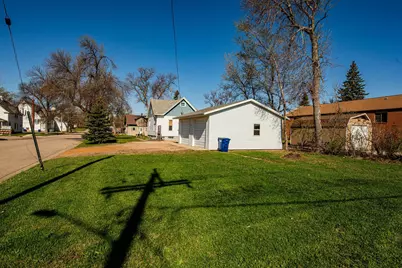 711 Oak Street, Lisbon, ND 58054 - Photo 6