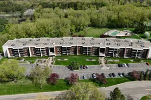 2455 Londin Ln E, Maplewood, MN 55119 - Photo 2