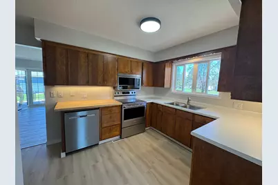 540 E 2nd Street, Waconia, MN 55387 - Photo 4