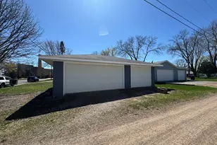 540 E 2nd St, Waconia, MN 55387 - Photo 16