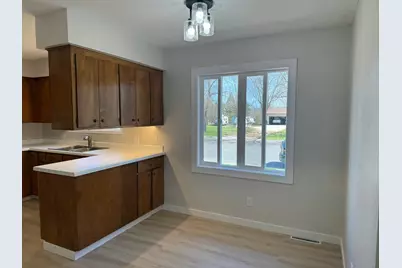 540 E 2nd Street, Waconia, MN 55387 - Photo 6