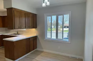 540 E 2nd St, Waconia, MN 55387 - Photo 6
