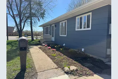 540 E 2nd Street, Waconia, MN 55387 - Photo 2