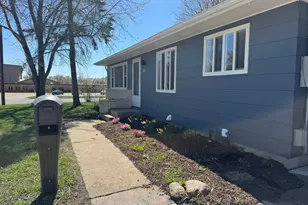 540 E 2nd St, Waconia, MN 55387 - Photo 2