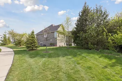 9264 Hawkcrest Court, Chanhassen, MN 55317 - Photo 38