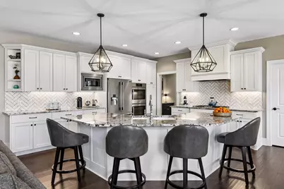 9264 Hawkcrest Court, Chanhassen, MN 55317 - Photo 8