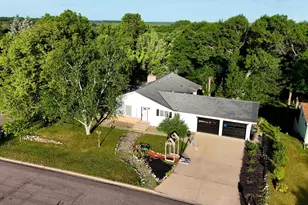 1624 Graydon Ave, Brainerd, MN 56401 - Photo 2