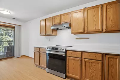 32 11th Avenue S #303, Hopkins, MN 55343 - Photo 6