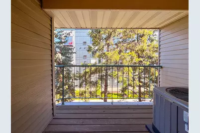 32 11th Avenue S #303, Hopkins, MN 55343 - Photo 8